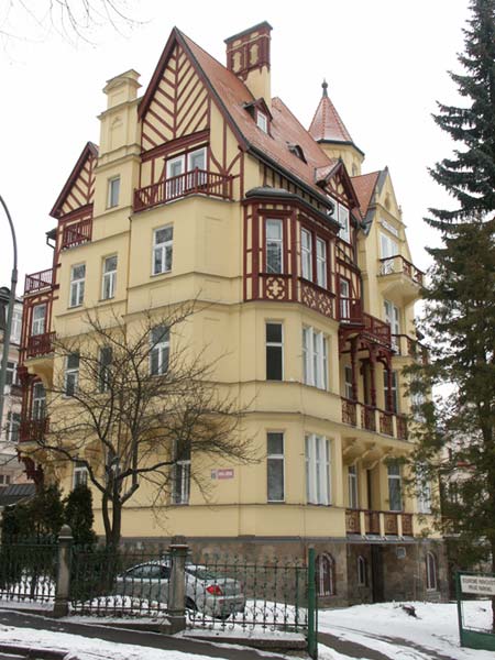 Чехия (Česko): Карловы Вары (Karlovy Vary): дом; 13:53 11.03.2005