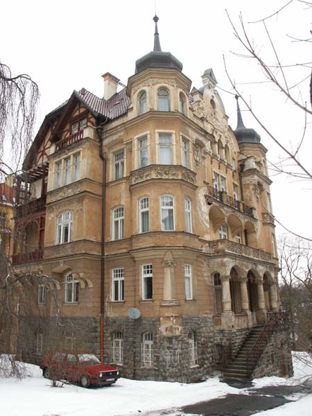Чехия (Česko): Карловы Вары (Karlovy Vary): дом; 14:07 11.03.2005