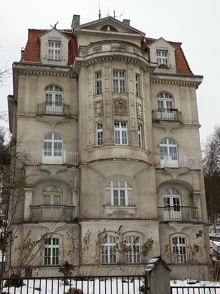 Чехия (Česko): Карловы Вары (Karlovy Vary): дом; 14:12 11.03.2005