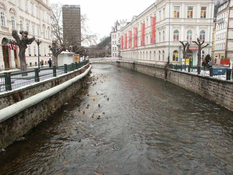 Чехия (Česko): Карловы Вары (Karlovy Vary): река; 14:44 11.03.2005