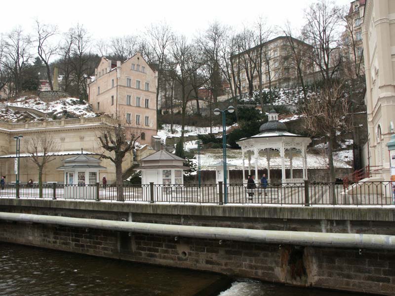 Чехия (Česko): Карловы Вары (Karlovy Vary): дома; 14:47 11.03.2005