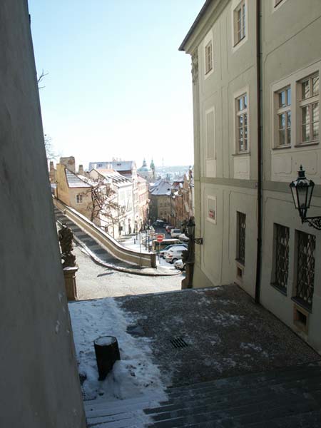 Чехия (Česko): Прага (Praha 1): Градчаны (Hradčany): дома на Radnické schody; 10:13 10.03.2005