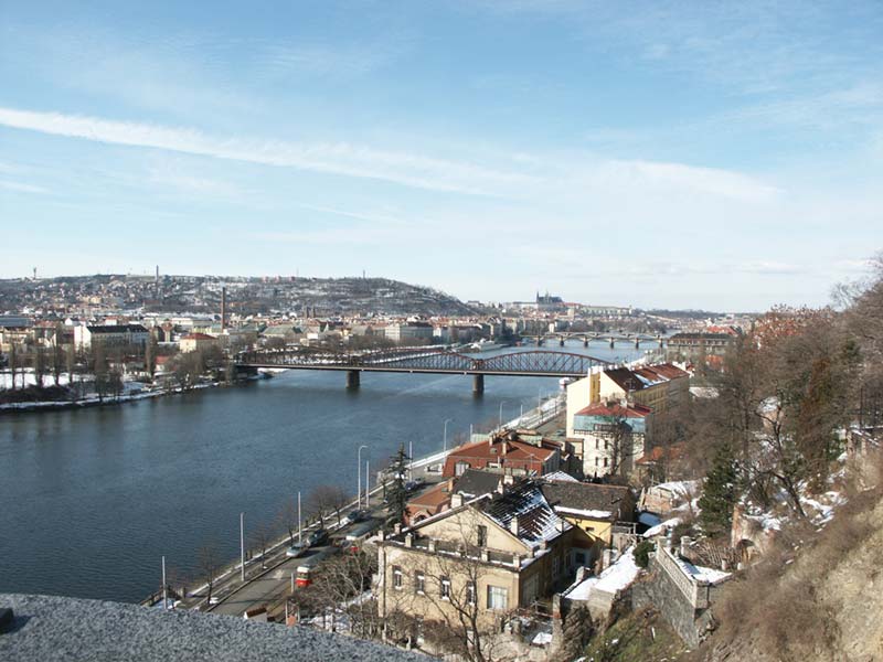 Чехия (Česko): Прага (Praha 2): Вышеград (Vyšehrad): р.Влтава (Vltava), ж/д мост; 14:50 10.03.2005
