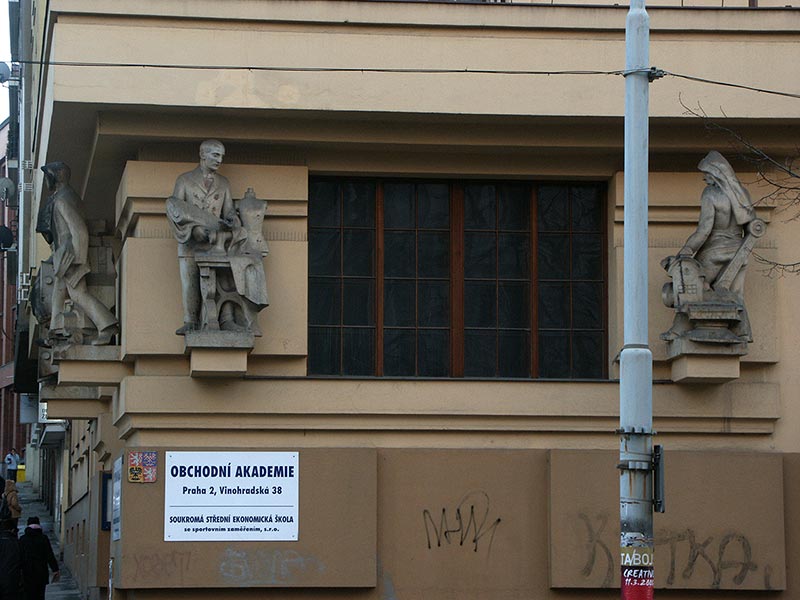Чехия (Česko): Прага (Praha 2): Винограды (Vinohrady): Виноградский пр. (Vinohradská třída); 17:23 12.03.2005