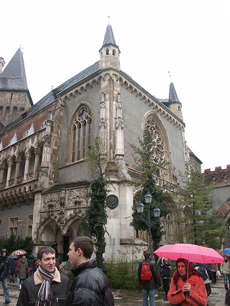 Венгрия (Magyarország): Будапешт (Budapest): XIV. kerület: замок Вайдахуньяд (Vajdahunyad vár); 10:00 06.01.2006