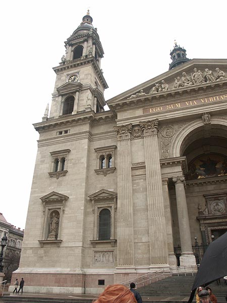 Венгрия (Magyarország): Будапешт (Budapest): V. kerület: Szent István tér: базилика святого Иштвана (Стефана) (Szent István Bazilika); 11:38 06.01.2006