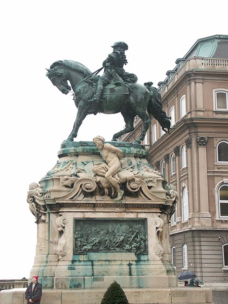 Венгрия (Magyarország): Будапешт (Budapest): I. kerület: Будайский дворец (Budai Vár): памятник Евгению Савойскому; 12:50 06.01.2006