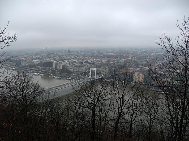 Венгрия (Magyarország): Будапешт (Budapest): V. kerület: вид с горы Геллерт; 13:50 06.01.2006