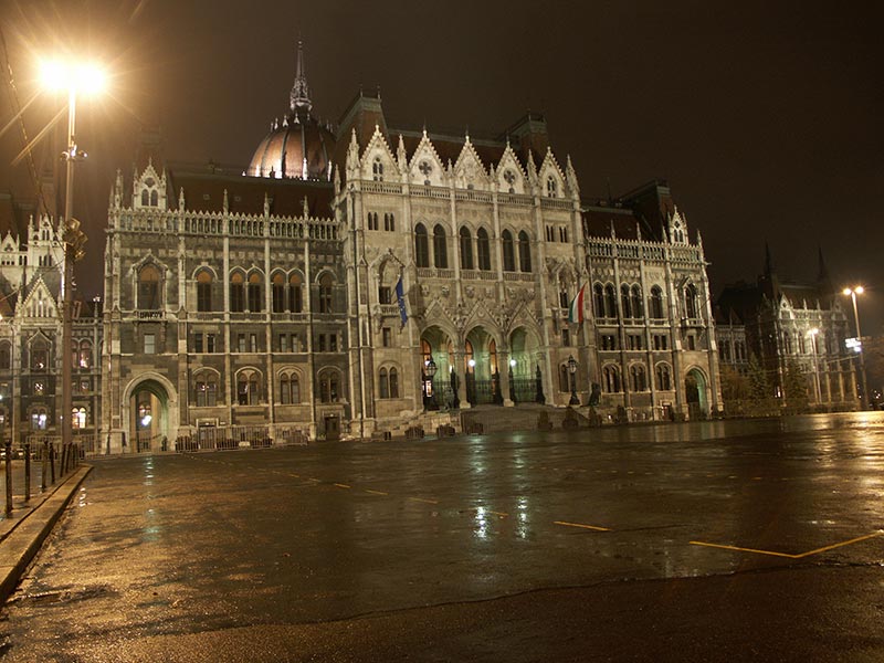 Венгрия (Magyarország): Будапешт (Budapest): V. kerület: Kossuth tér: парламент (Országház); 17:40 06.01.2006