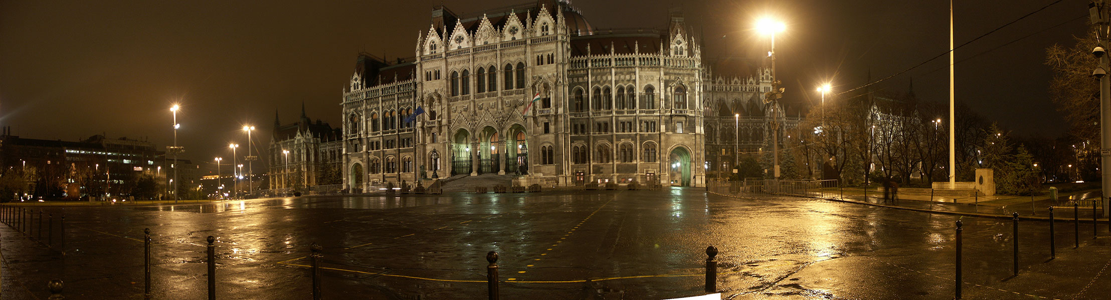 Венгрия (Magyarország): Будапешт (Budapest): V. kerület: Kossuth tér: парламент (Országház); 17:42 06.01.2006