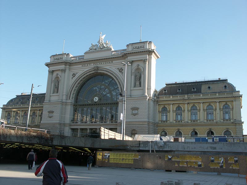 Венгрия (Magyarország): Будапешт (Budapest): VIII. kerület: Восточный ж/д вокзал (Keleti pályaudvar); 10:42 08.01.2006