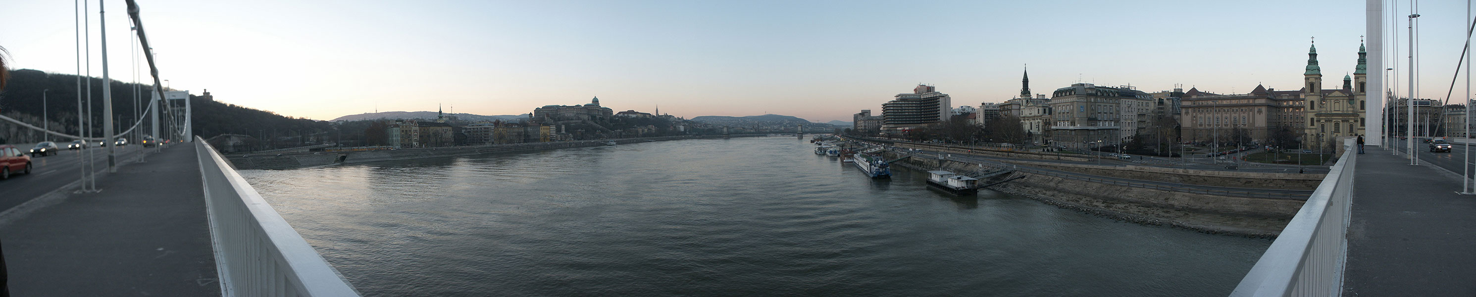 Венгрия (Magyarország): Будапешт (Budapest): Дунай (Duna) с моста Эржебет (Erzsébet híd); 15:57 08.01.2006