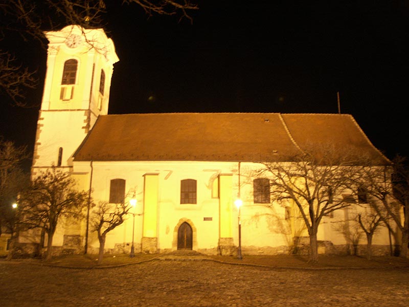 Венгрия (Magyarország): Сентэндре (Szentendre): церковь; 17:34 07.01.2006