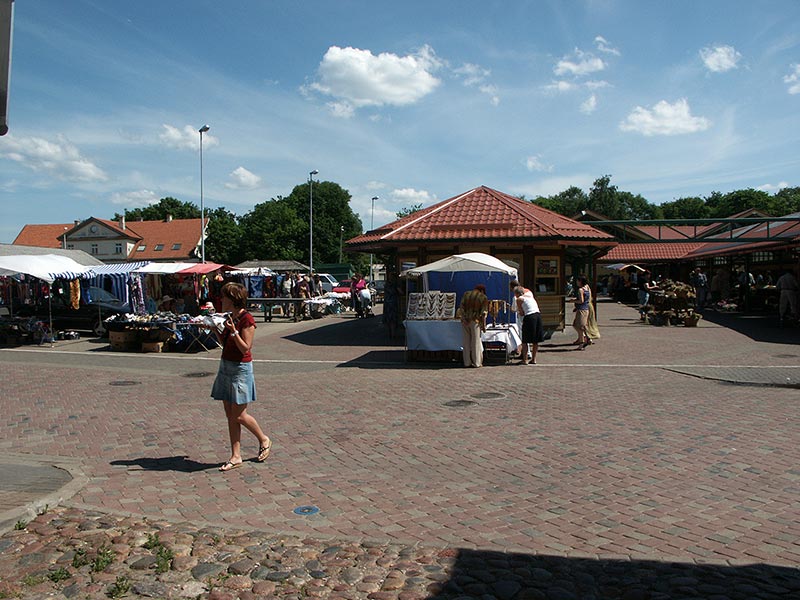 Латвия (Latvija): Ventspils Rajons: Вентспилс (Ventspils): Vecpilsēta: Рыночная площадь (Tirgus laukums); 12:56 10.07.2005