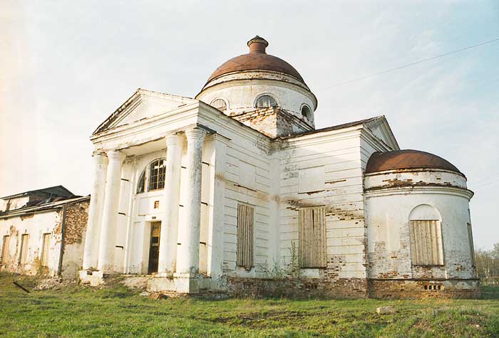 Кириллов: ю-в Казанского собора; 02.05.2002