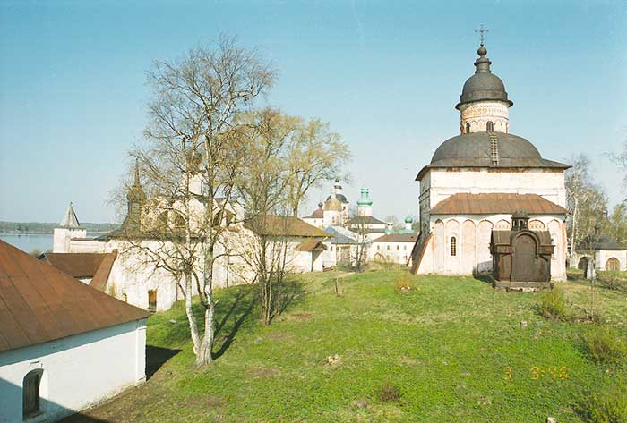 Кириллов: М.Ивановский м-рь Кирилло-Белозерского монастыря; 03.05.2002