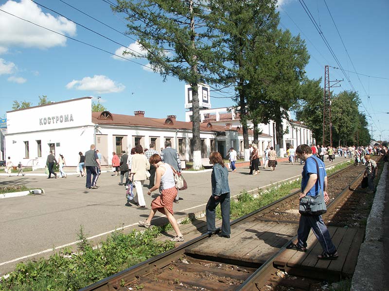 Кострома: ж/д станция; 11:12 05.08.2005