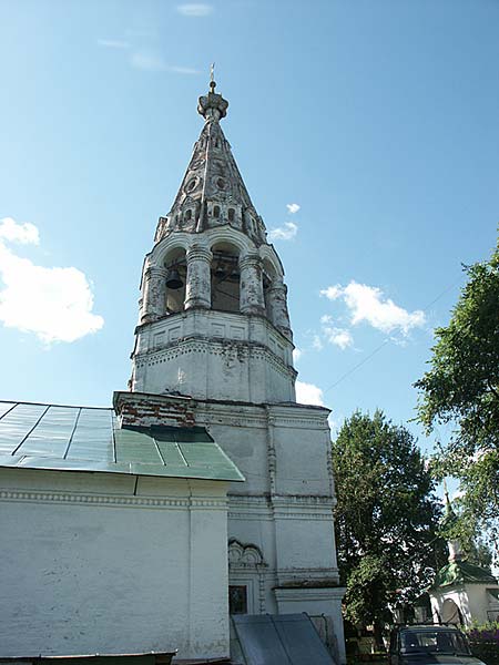 Кострома: колокольня ц.Иоанна Богослова в Ипатьевской слободе, север; 12:05 05.08.2005