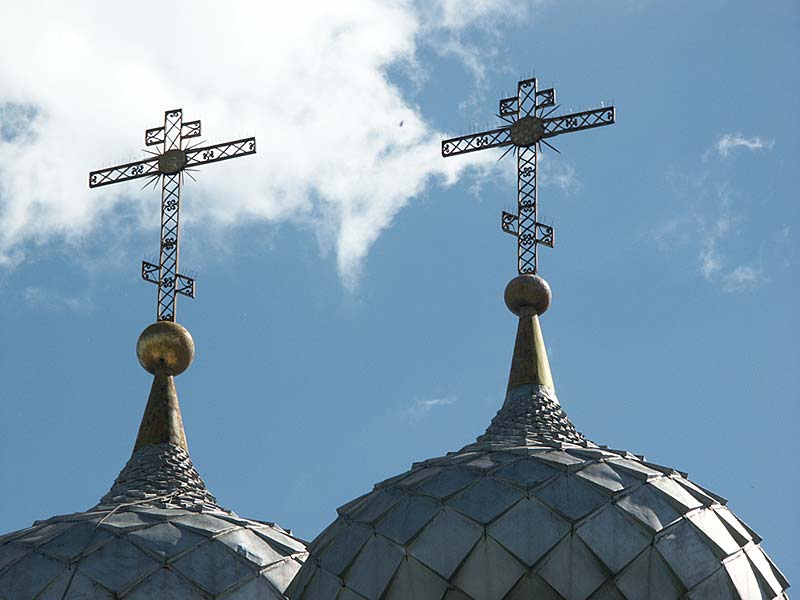 Кострома: центральная глава ц.Иоанна Богослова в Ипатьевской слободе, запад; 12:07 05.08.2005