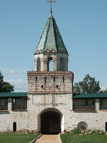 Кострома: Ипатьевский монастырь: Новый город: Зелёная башня; 13:16 05.08.2005