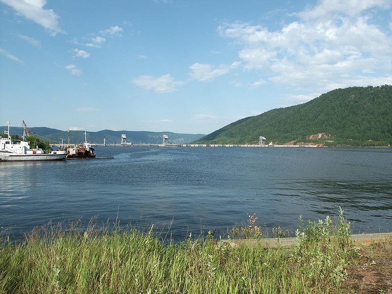 Красноярск: море возле Красноярской ГЭС; 13.07.2004
