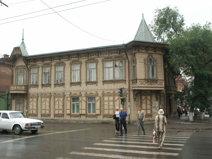 Красноярск: дом на пр.Мира; 14.07.2004
