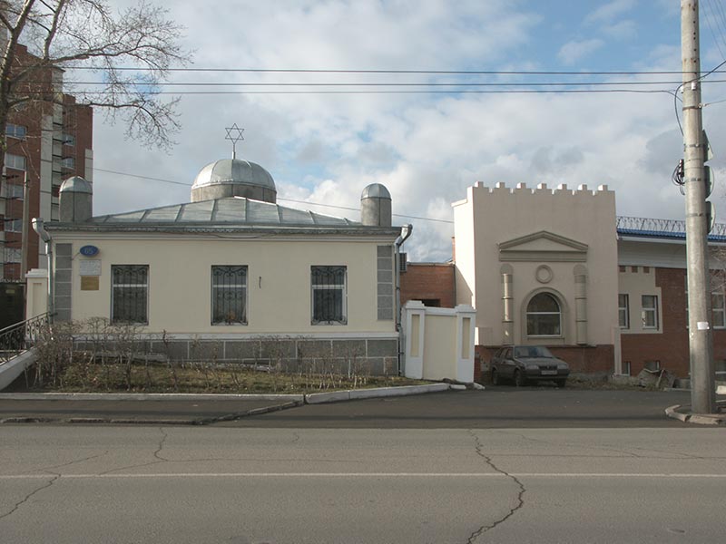 Красноярск: синагога на ул.Сурикова,65; 13:27 29.10.2005