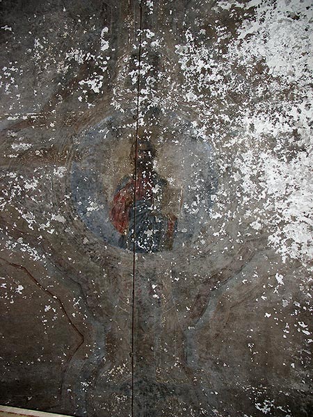 Переславль-Залесский: внутри церковь Смоленско-Корнилиевская, пол входа в алтарь; 06.08.2003