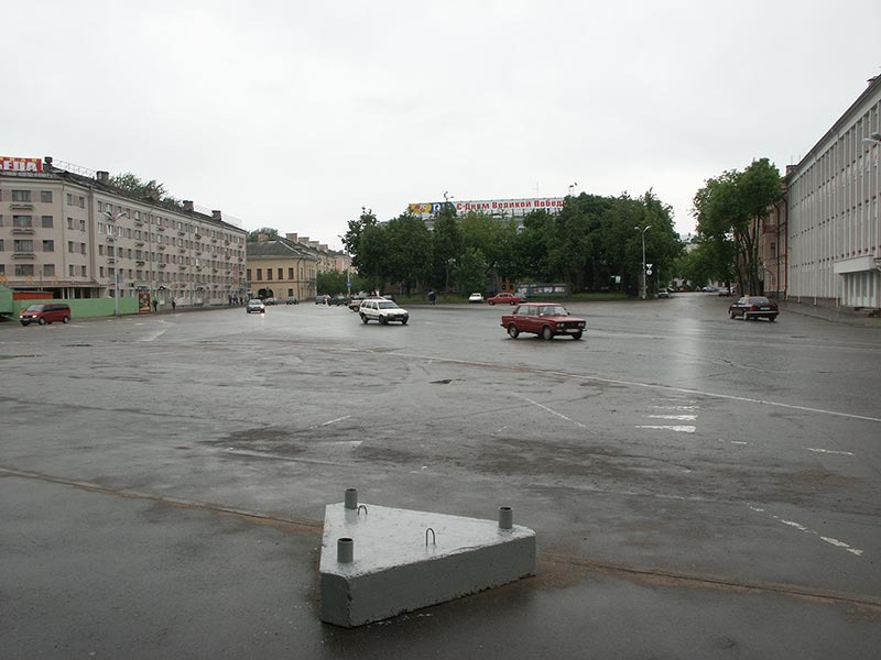 Псков: Окольный город: пл.Октябрьская; 14.06.2004