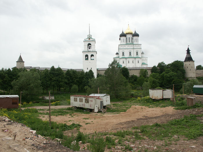 Псков: Кром с Советского моста; 14.06.2004