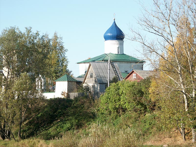 Псков: Запсковье: церковь Константина и Елены; 16:08 08.10.2005