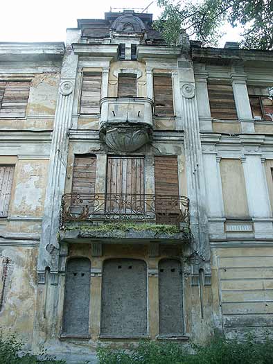 Ростов Великий: дом Селиванова, север; 04.08.2003