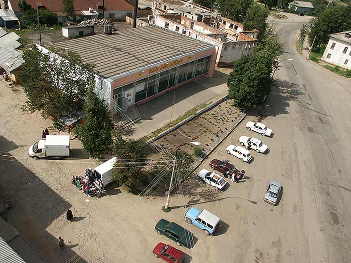 Борисоглеб: площадь возле Борисоглебского м-ря; 05.08.2003