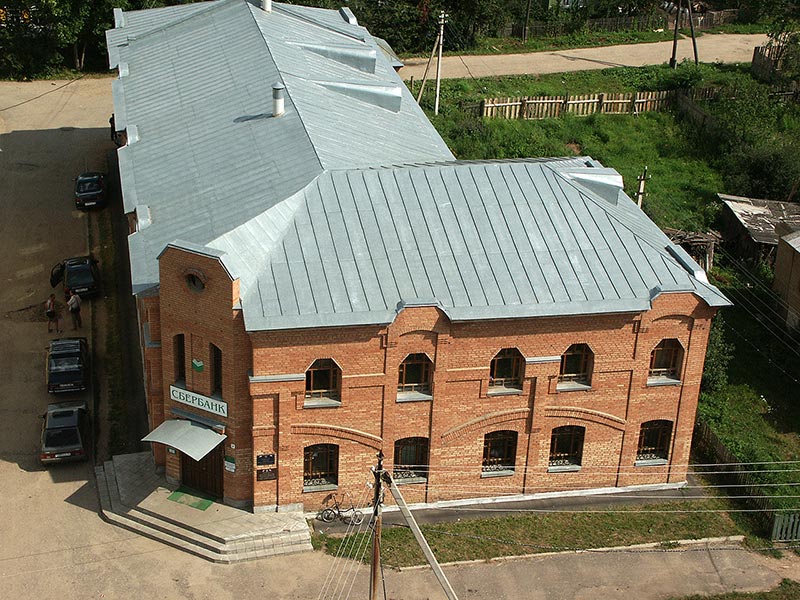 Борисоглеб: здание Сбербанка возле Борисоглебского м-ря; 05.08.2003