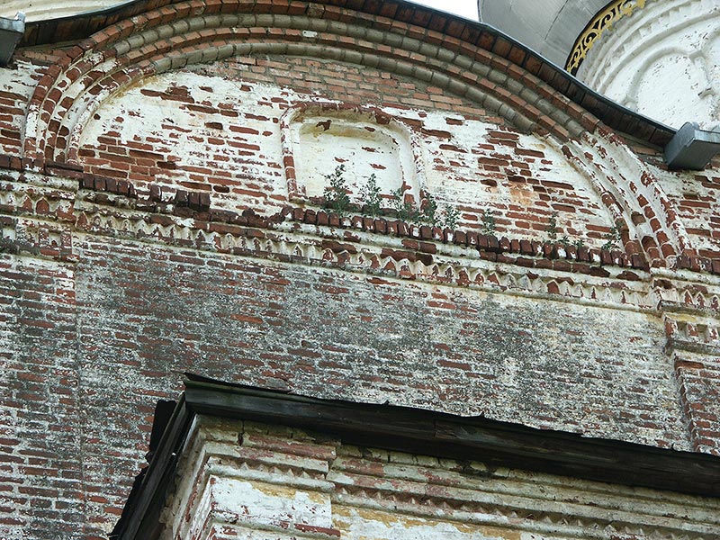 Борисоглеб: Борисоглебский м-рь: церковь Сергиевская, восток; 05.08.2003