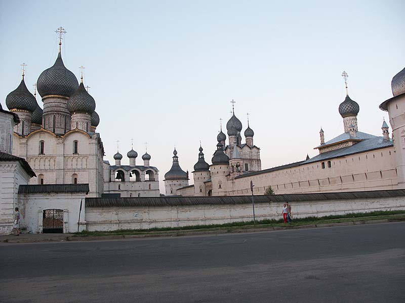 Ростов Великий: Кремль; 21:21 06.08.2005
