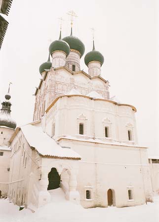 Ростов Великий: Кремль, юг церковь Иоанна Богослова; 03.01.2003