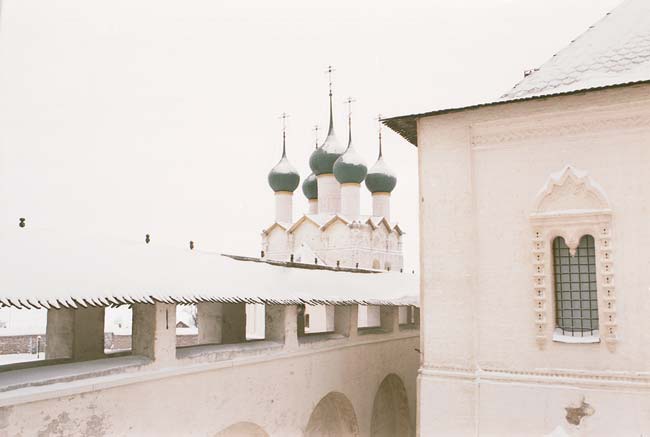 Ростов Великий: верх церковь Григория Богослова; 03.01.2003