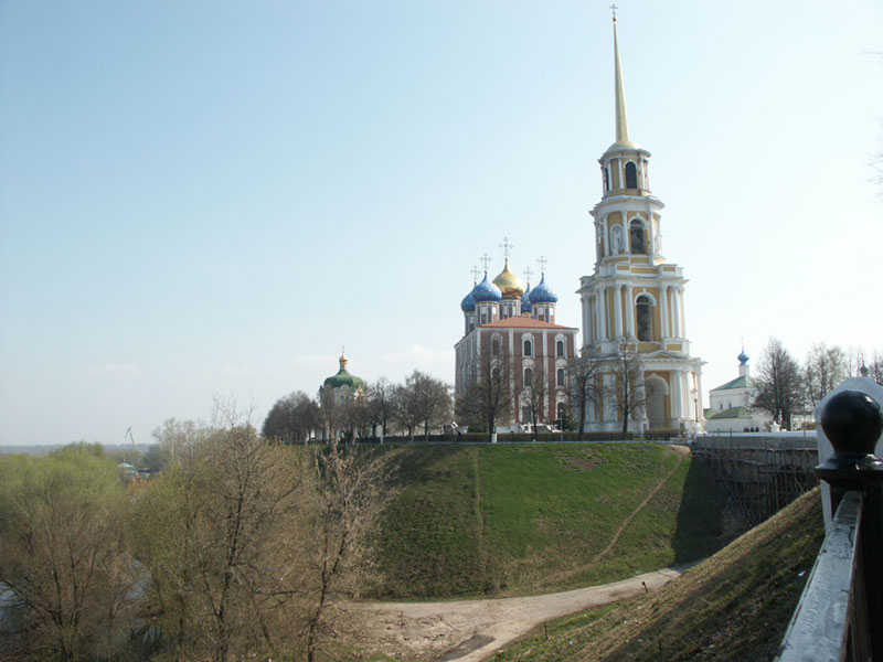 Рязань: Кремль: собор Успенский и колокольня, запад; 01.05.2005