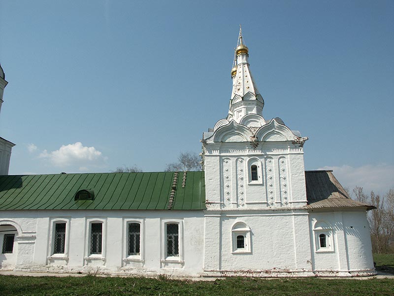 Рязань: Кремль: церковь Святого Духа, юг; 01.05.2005