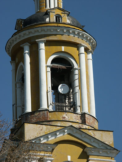 Суздаль: Ризоположенский м-рь: Преподобенская колокольня, юг; 03.05.2004