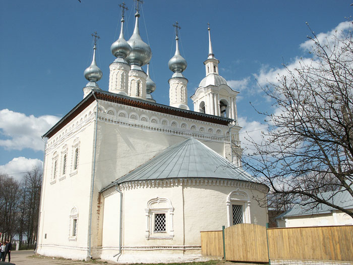 Суздаль: церковь Смоленская, ю-в; 03.05.2004