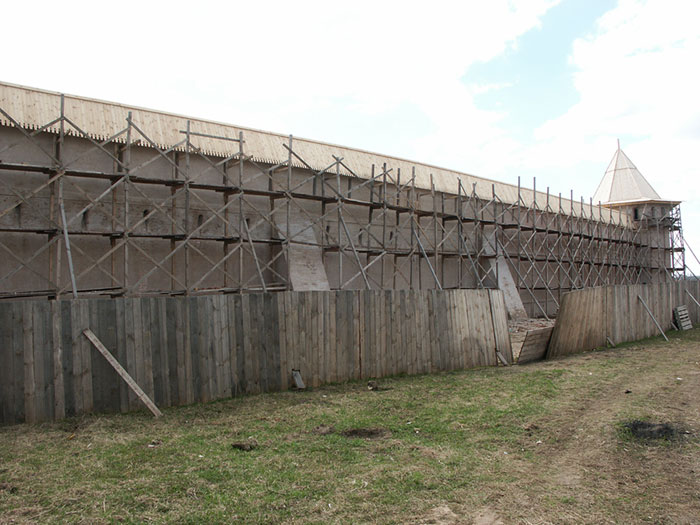 Суздаль: Спасо-Евфимиевский м-рь: с-в. стена, север; 03.05.2004