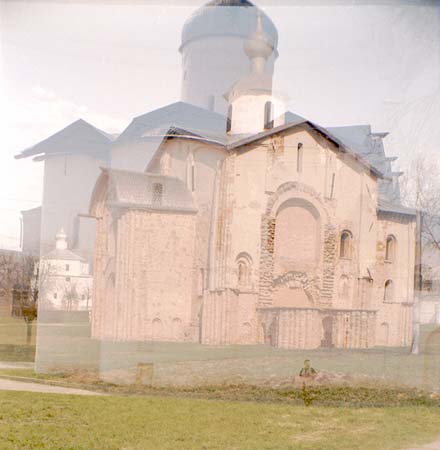 Великий Новгород: церковь Прокопия и церковь Жён-Мироносиц на Ярославовом дворище, 22.04.2000