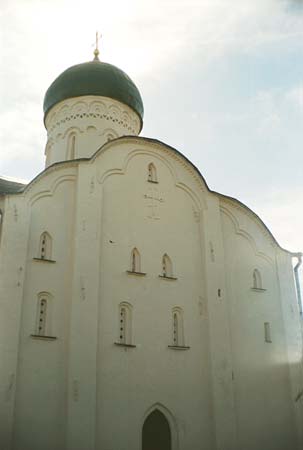 Великий Новгород: север церковь Фёдора Стратилата на Ручью, 23.04.2000