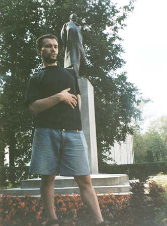 Великий Новгород: памятник Ленину на Торговой стороне, 17.08.2001