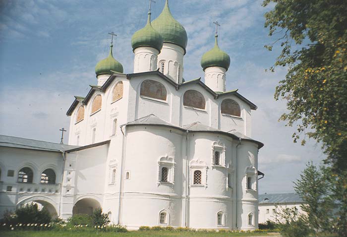 Великий Новгород: алтарь Никольского собора Вяжищского монастыря; 18.08.2001