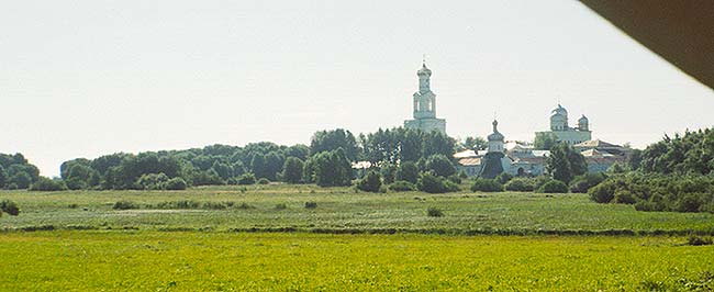Великий Новгород: Юрьев м-рь из Витославлиц; 19.08.2001