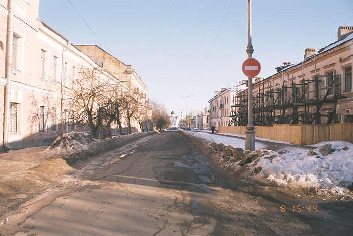 Великий Новгород: ул. Ильина; 08.03.2003