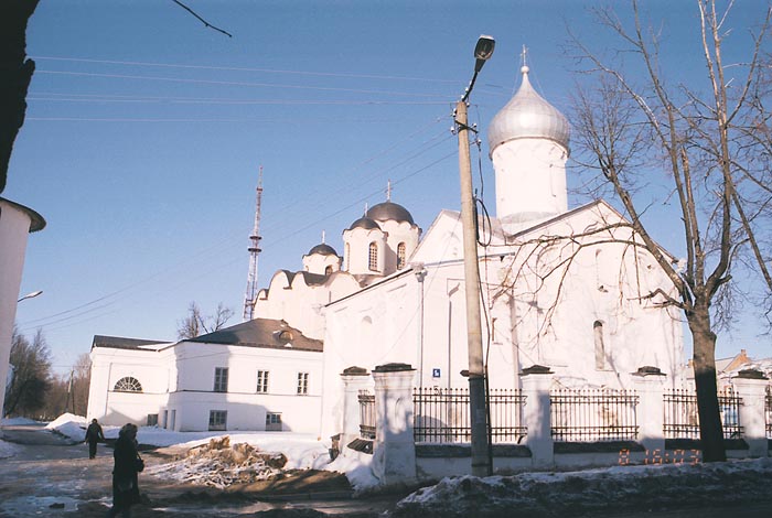 Великий Новгород: юг собор Николы на Торгу и церковь Прокопия; 08.03.2003